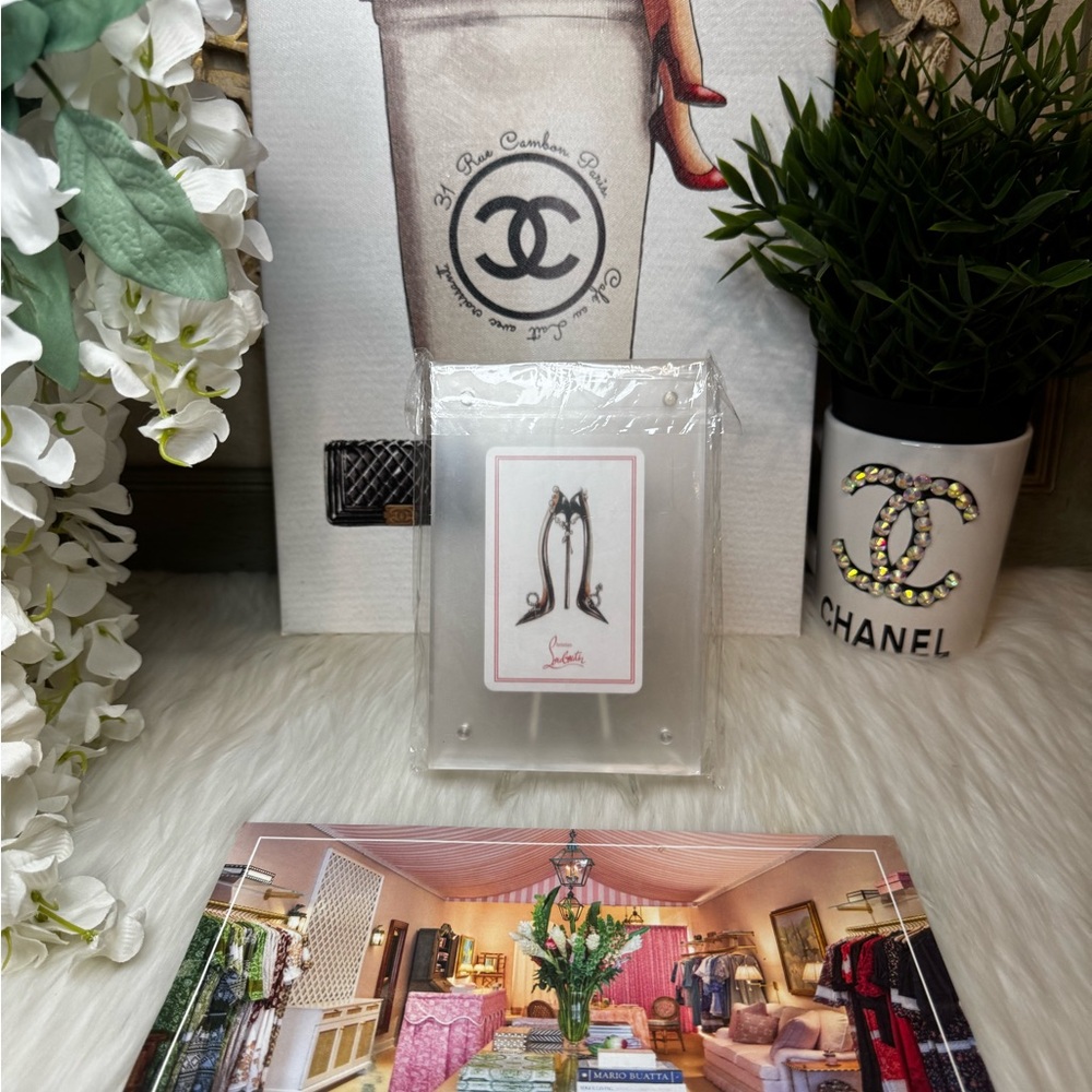CHRISTIAN Louboutin 3♣️ Collectible playing card in double incased display case